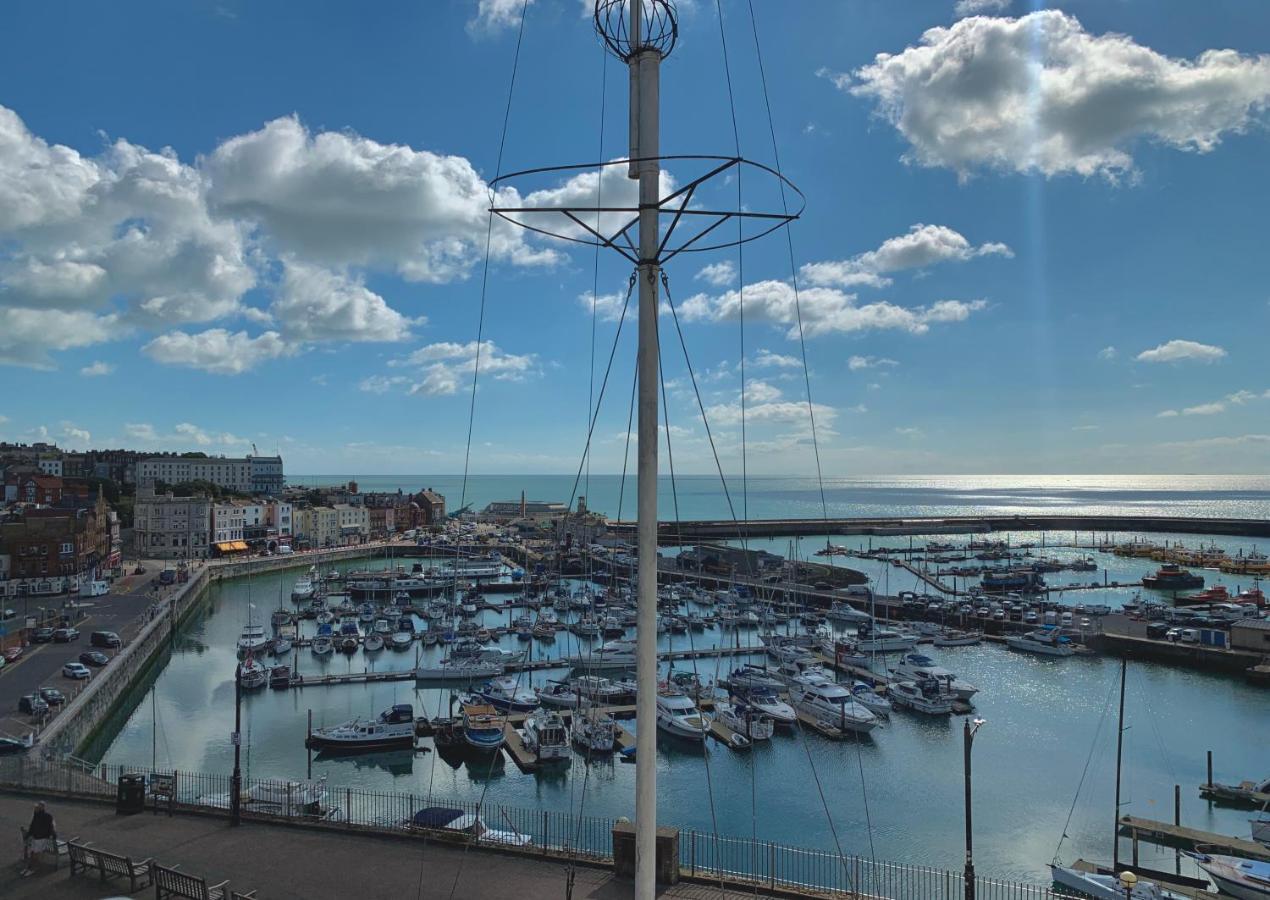 Albert'S Watch Ramsgate Esterno foto