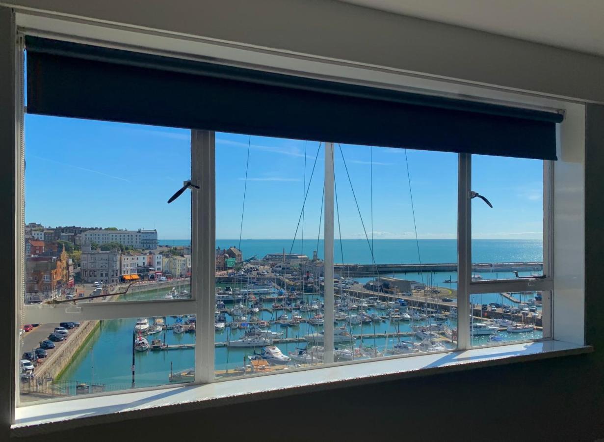 Albert'S Watch Ramsgate Esterno foto